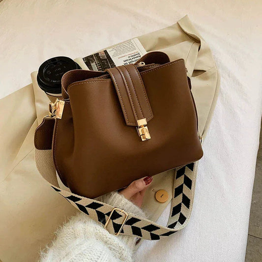 Bolsa Retro de Couro - Alça Larga